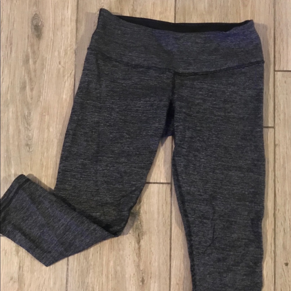 Reversible cropped leggings